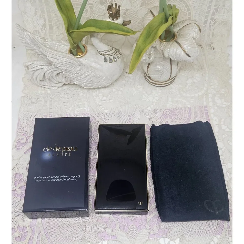 Cle De Peau | Cle De Peau | TEINT NATUREL CREAM FOUNDATION B20 New with Case
